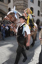 mit dabei: das Münchner Kindl (Foto: Ingrid Grossmann